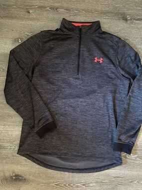 M Loose Fit Under Armour Cold Gear Neon Coral and Gray‎ Quarter Zip Pull Over